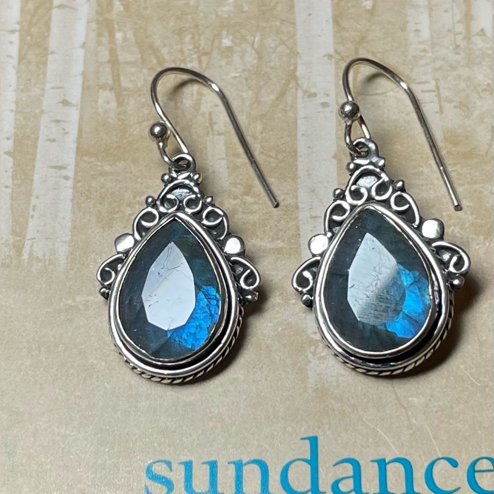 New! In curls Labradorite SS Earrings
